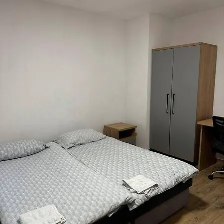 Double Twin #4 With Private Bathroom Gasthof
