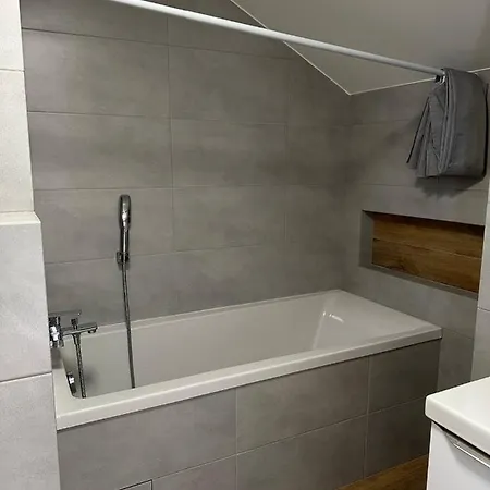 Double Twin #4 With Private Bathroom *