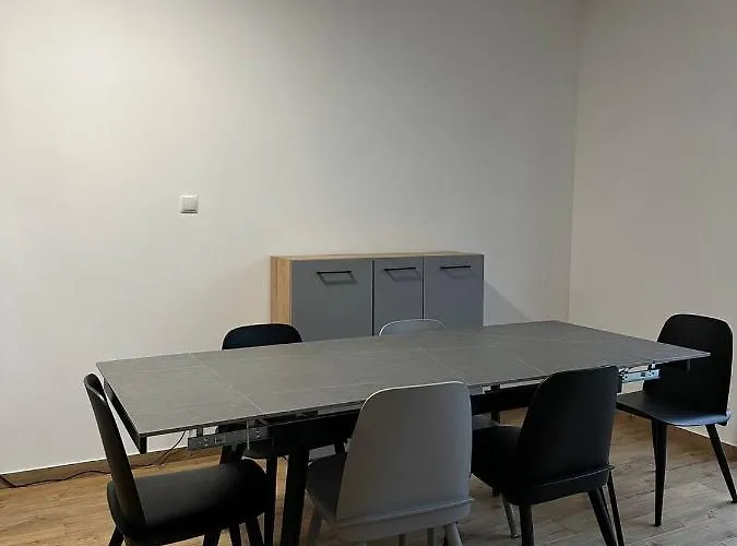 Casa de hóspedes Double Twin #4 With Private Bathroom