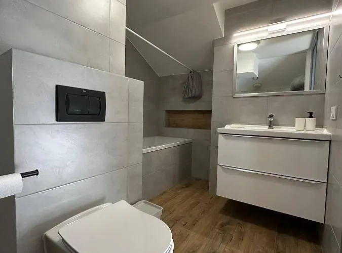 Double Twin #4 With Private Bathroom