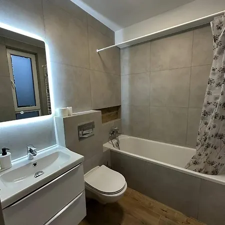 Double Twin #4 With Private Bathroom ורשה